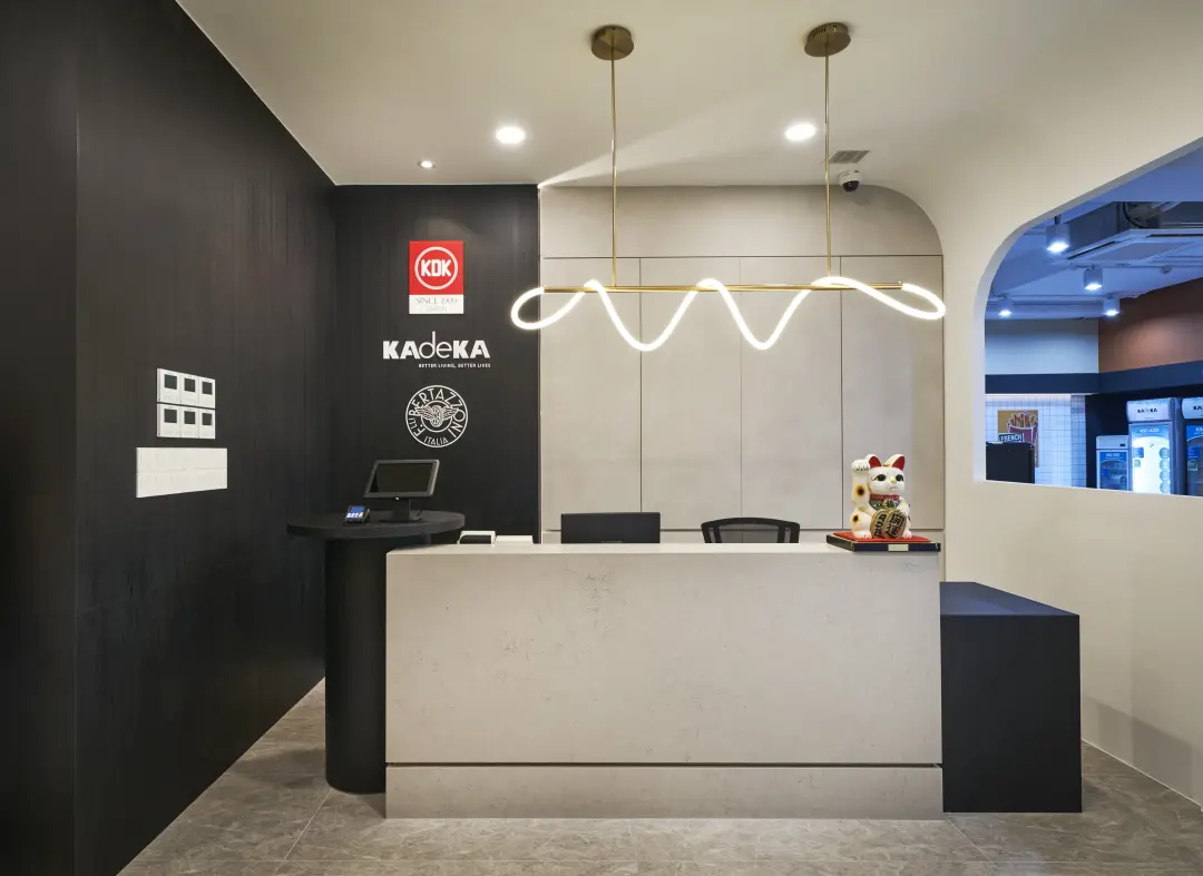 Modern modern commercial showroom space execution by Earnest, demonstrating high-quality office relocation at Capital Distributors.